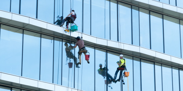 Trabajos Verticales en Fachadas de Edificios / Viviendas Bizkaia · Pintado Económico y Rápido de Fachadas