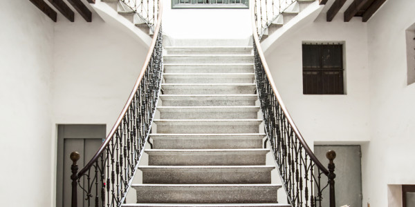 Rehabilitación y Restauración de Fachadas Teruel · Pintado de Escaleras, Patios Interiores, Patios de Luces, Ascensores